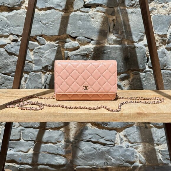 Chanel 2021 Pink Lambskin Quilted CC Classic Wallet On Chain - Picture 1 of 16